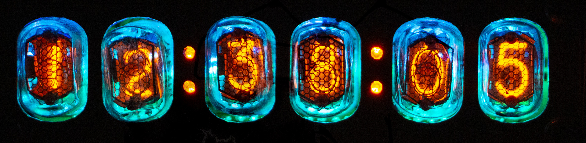 Nixie Uhr mit der Röhre ИН-17